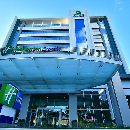 Holiday Inn Express Asuncion Aviadores , An Ihg Hotel Esterno foto