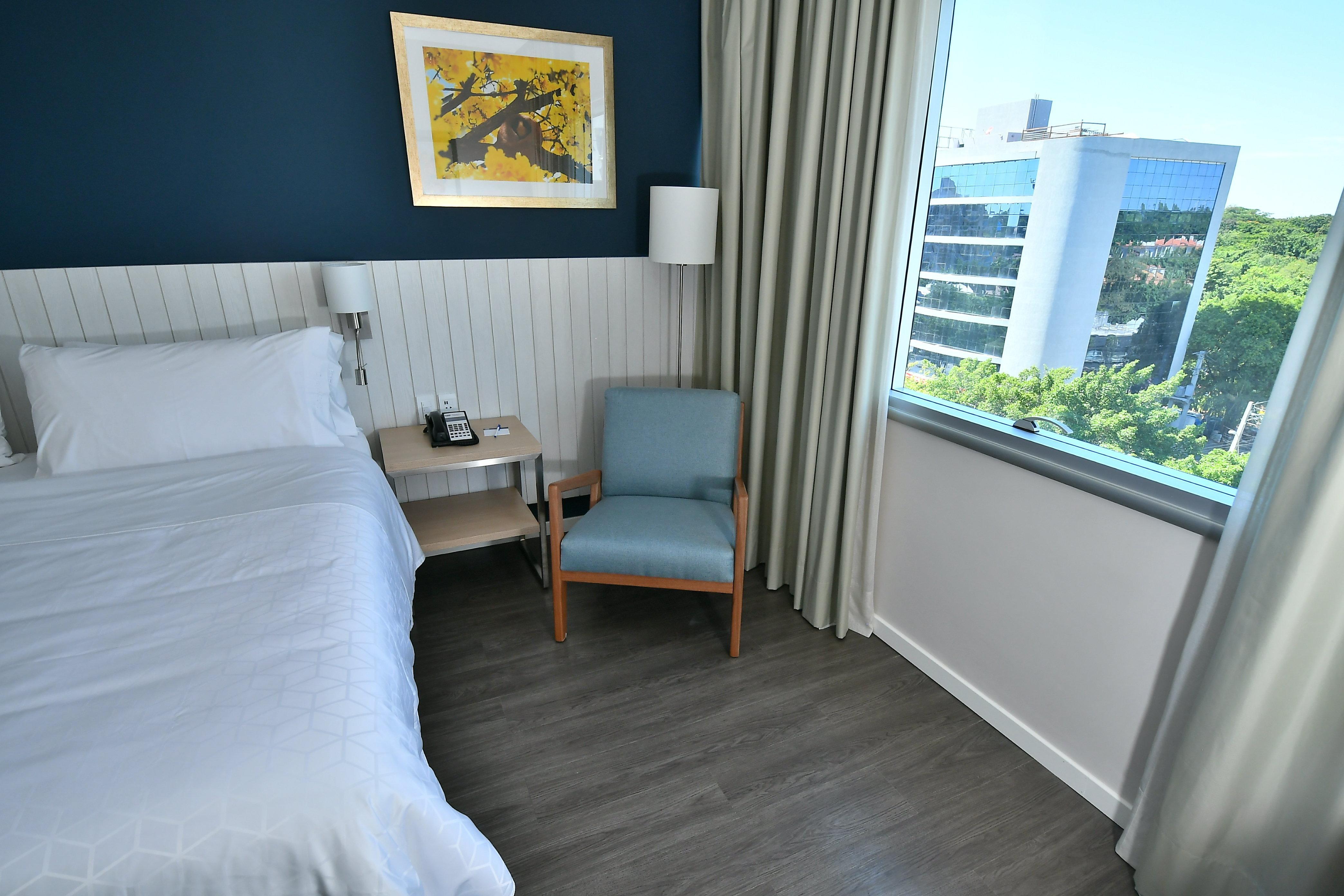Holiday Inn Express Asuncion Aviadores By Ihg Esterno foto
