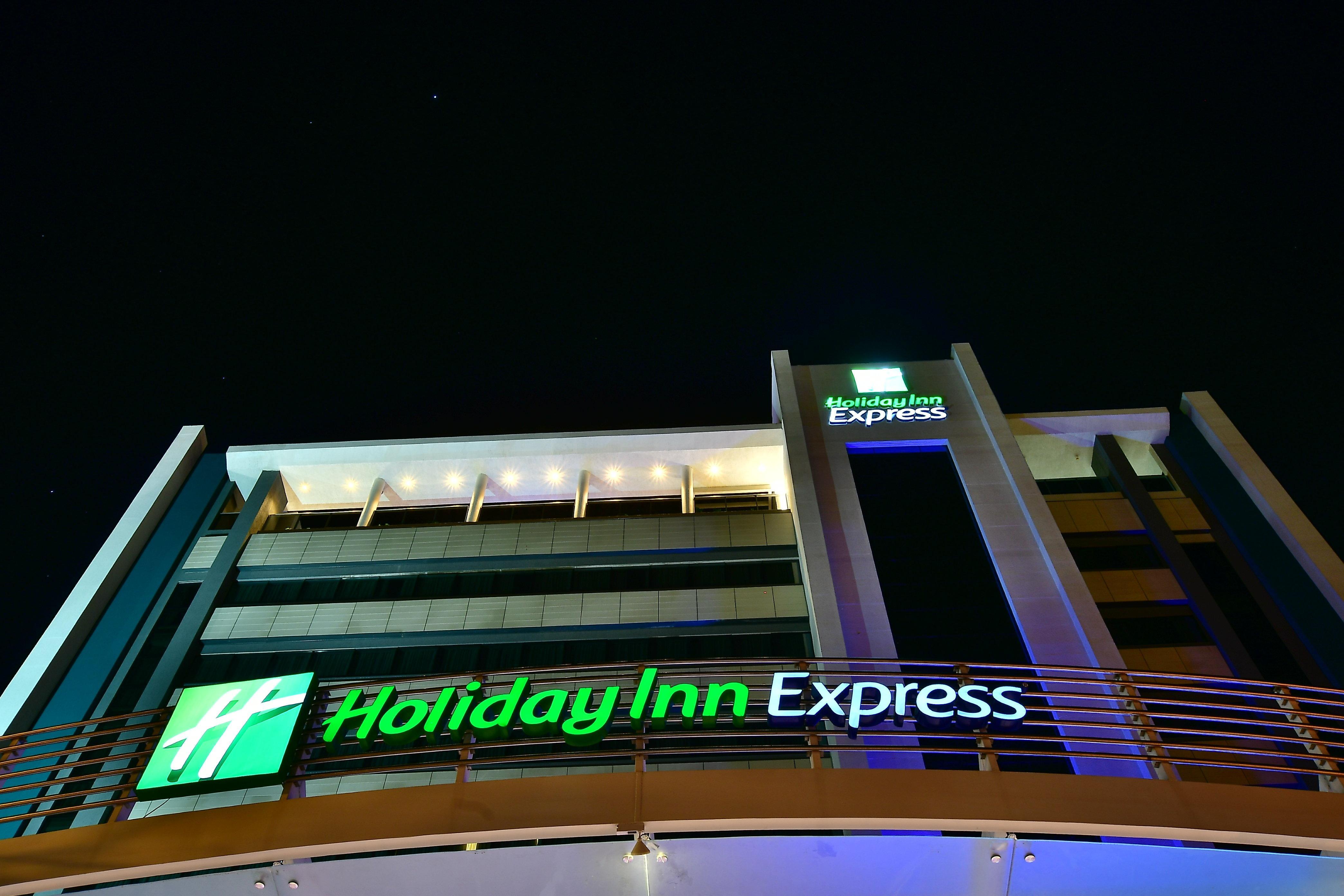 Holiday Inn Express Asuncion Aviadores , An Ihg Hotel Esterno foto